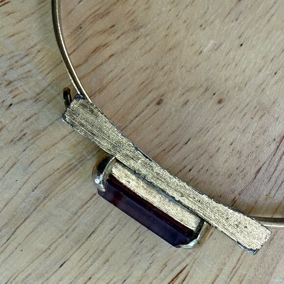 Vintage Avon Gold-Tone Hinged Bracelet With Rectangular Purple Gemstone - Picture 7 of 12